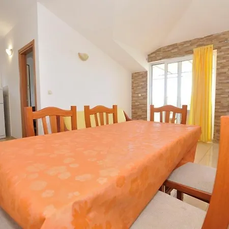 아파트 Family Friendly Seaside Slatine, Ciovo - 23108 슬라티네