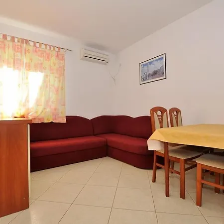 Family Friendly Seaside Slatine, Ciovo - 23108 * 슬라티네