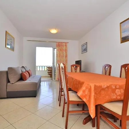 Family Friendly Seaside Slatine, Ciovo - 23108 아파트 슬라티네