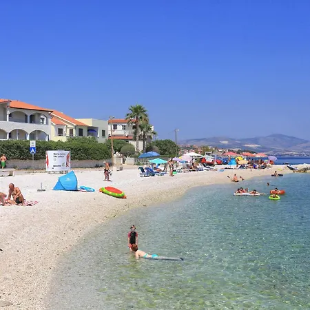 Family Friendly Seaside Slatine, Ciovo - 23108 아파트 슬라티네
